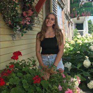 Meet your Posher, Alyson